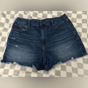 **LIKE NEW** AE Curvy 90’s boyfriend short
